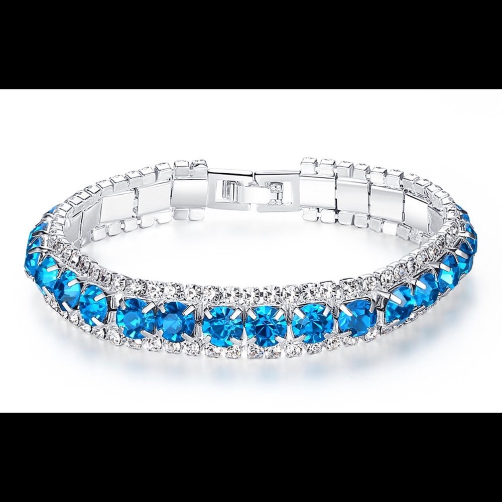 Beautiful Crystal Bracelet! - Picture 1 of 5